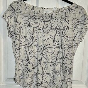 Cynthia Rowley Gray Leaf Pattern Short Sleeve Top